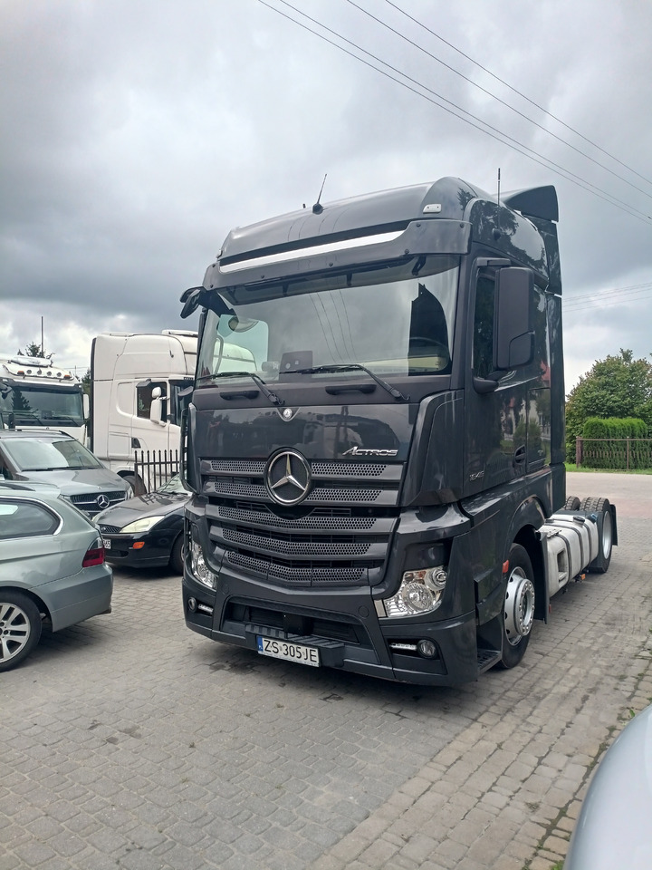 Mercedes-Benz Mp4 1845 mega - شاحنة جرار: صور 1 Mercedes-Benz Mp4 1845 mega - شاحنة جرار: صور 1