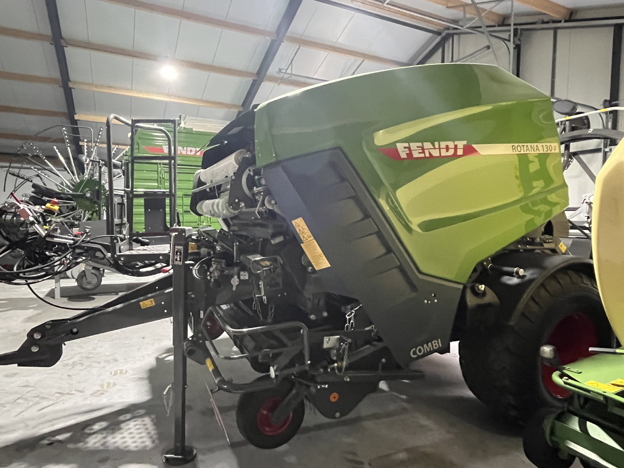 FENDT Rotana 130F Combi MY24 - معدة تغليف البالات: صور 3 FENDT Rotana 130F Combi MY24 - معدة تغليف البالات: صور 3