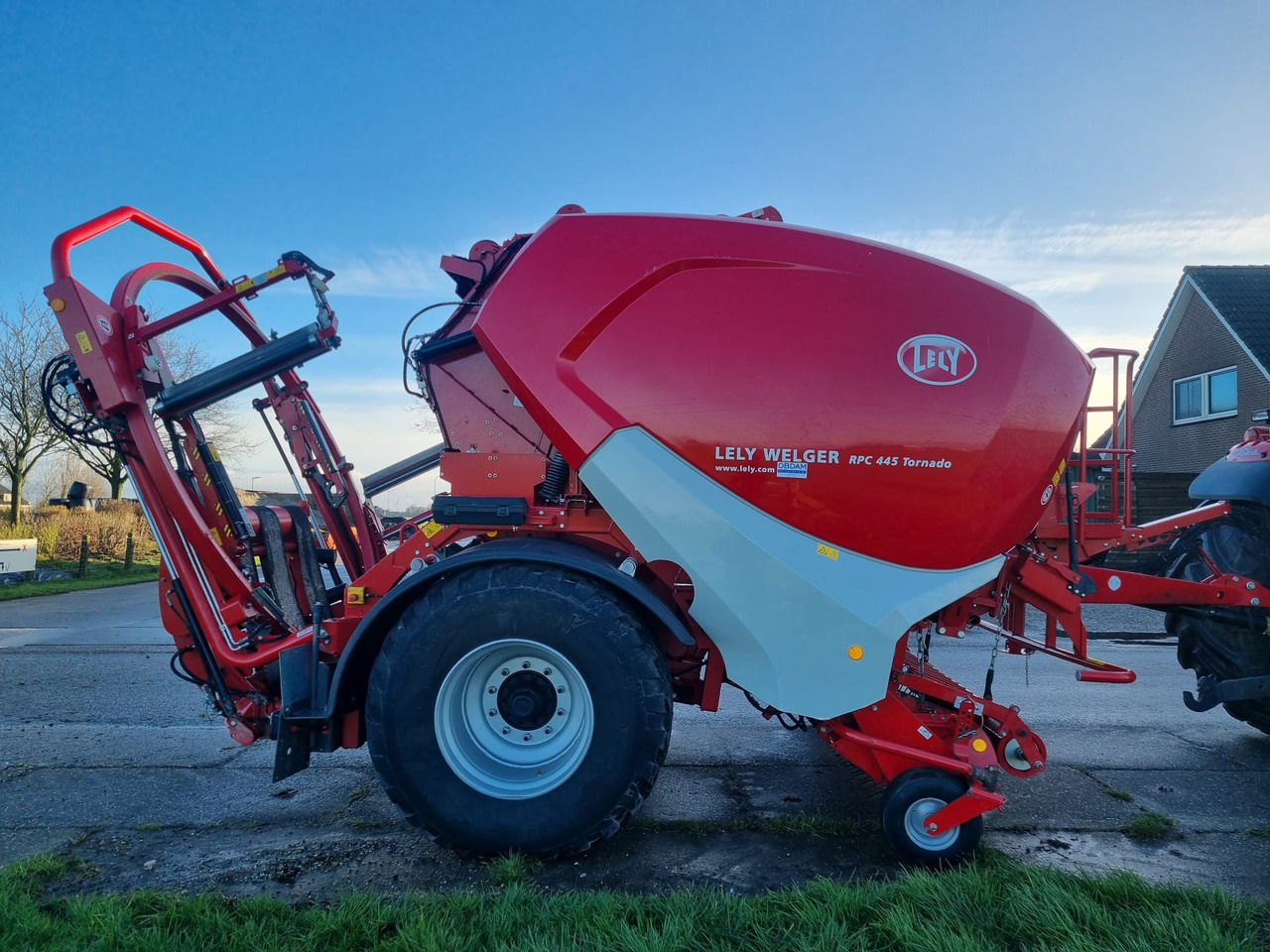 LELY WELGER RPC 160V - معدة تغليف البالات: صور 1 LELY WELGER RPC 160V - معدة تغليف البالات: صور 1