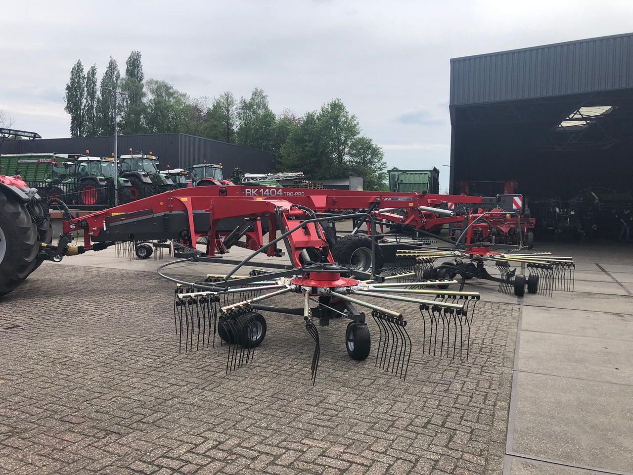 Massey Ferguson RK 1404 TRC-PRO - لمّامَة القش: صور 4 Massey Ferguson RK 1404 TRC-PRO - لمّامَة القش: صور 4