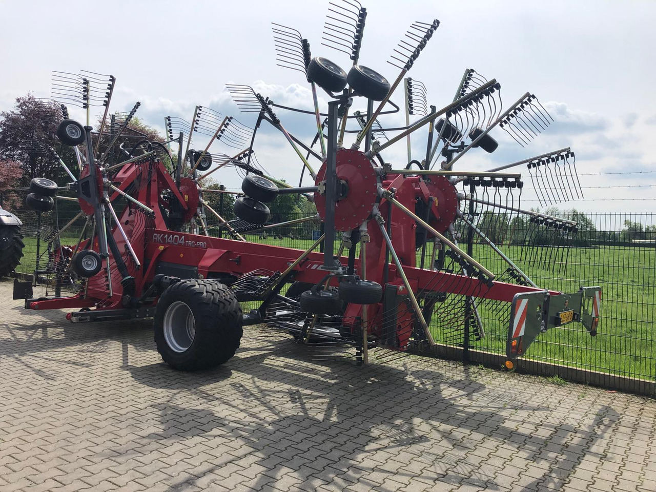 Massey Ferguson RK 1404 TRC-PRO - لمّامَة القش: صور 2 Massey Ferguson RK 1404 TRC-PRO - لمّامَة القش: صور 2