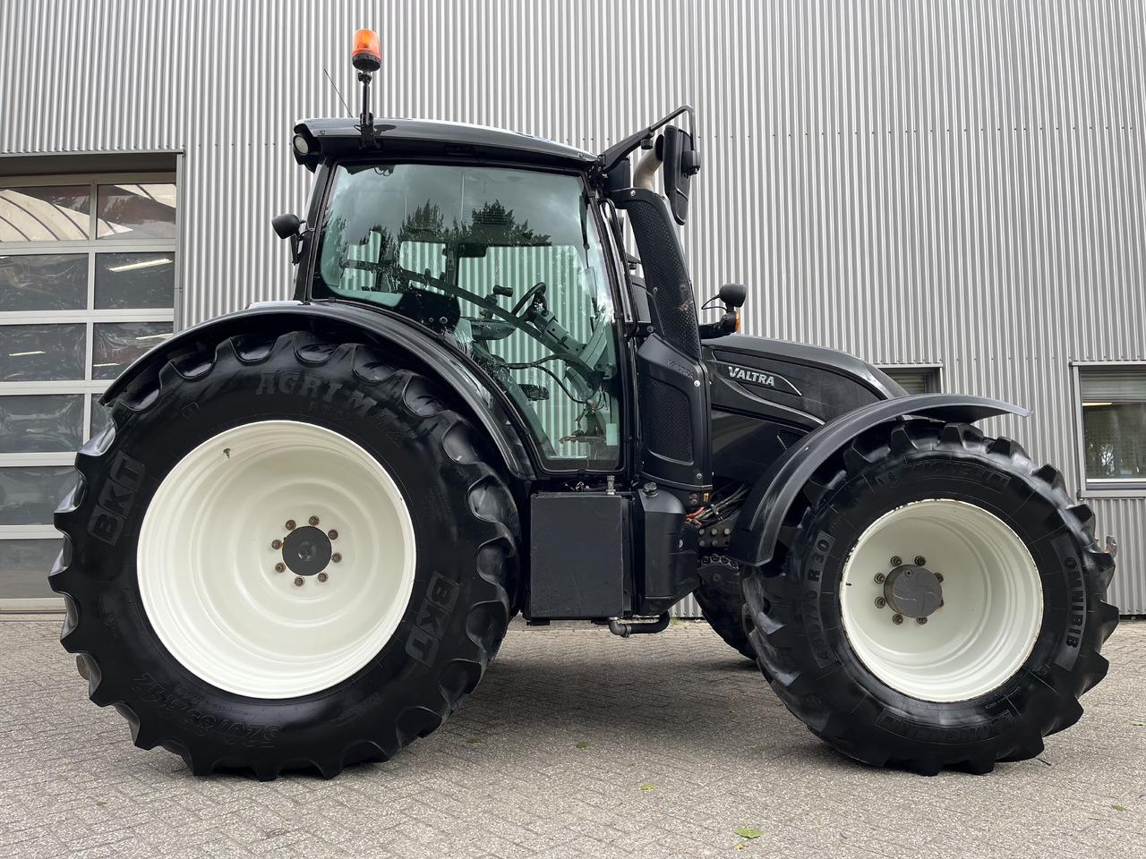 Valtra N174 Active - جرار: صور 2 Valtra N174 Active - جرار: صور 2