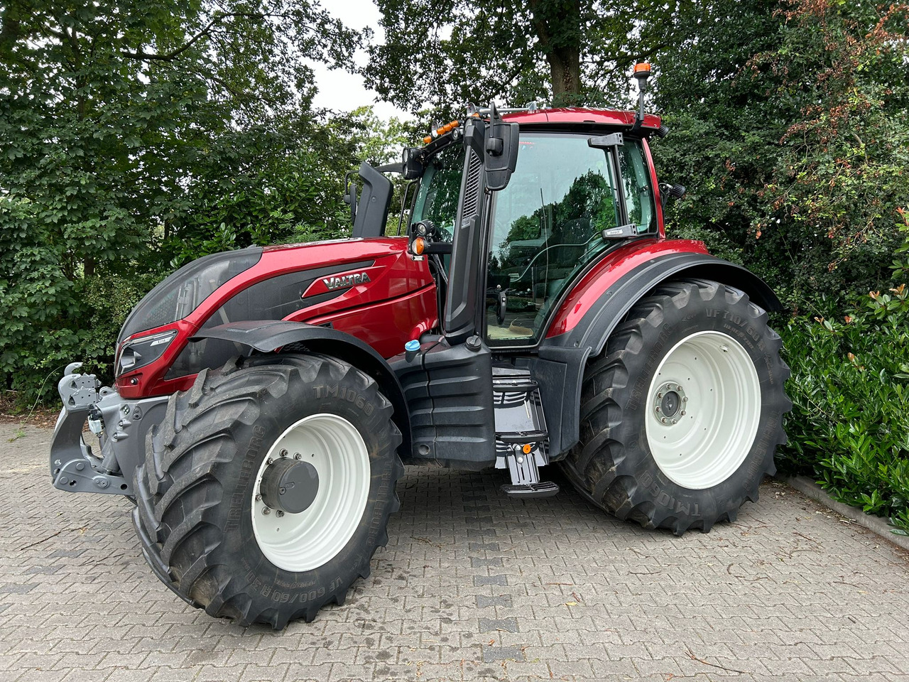 Valtra T214 Direct - جرار: صور 1 Valtra T214 Direct - جرار: صور 1