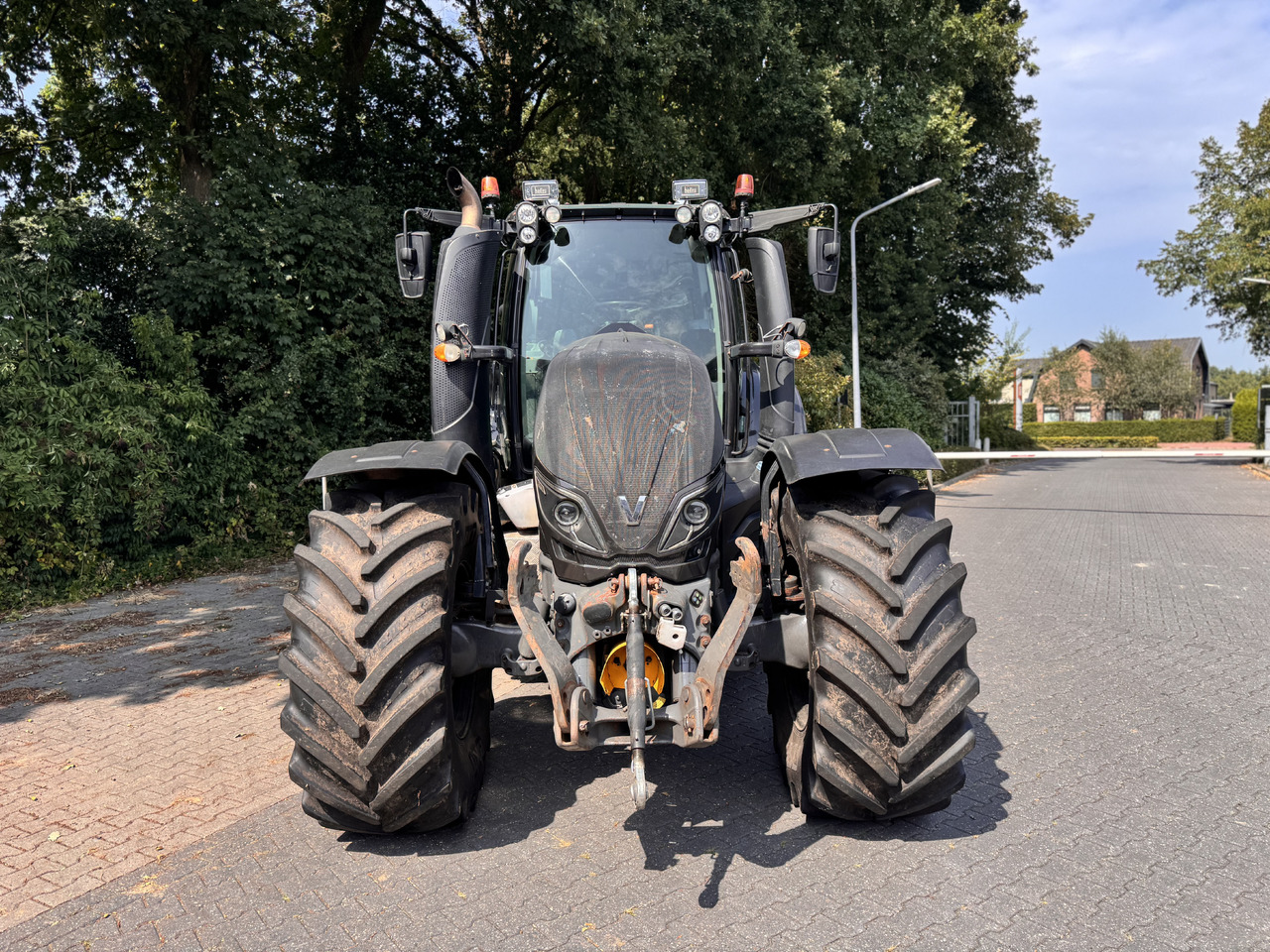 Valtra T214 Direct - جرار: صور 4 Valtra T214 Direct - جرار: صور 4
