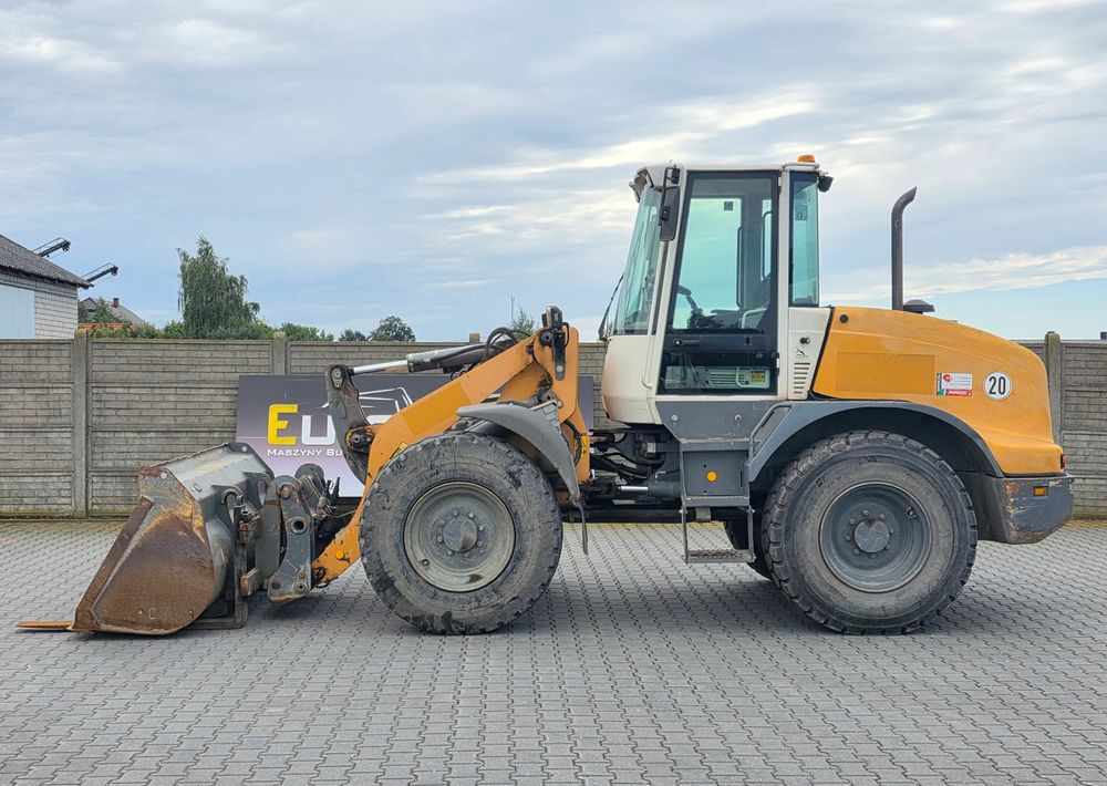Liebherr L514 Stereo, 2014 ROK, ŁYŻKA + WIDŁY - اللودر بعجل: صور 2 Liebherr L514 Stereo, 2014 ROK, ŁYŻKA + WIDŁY - اللودر بعجل: صور 2
