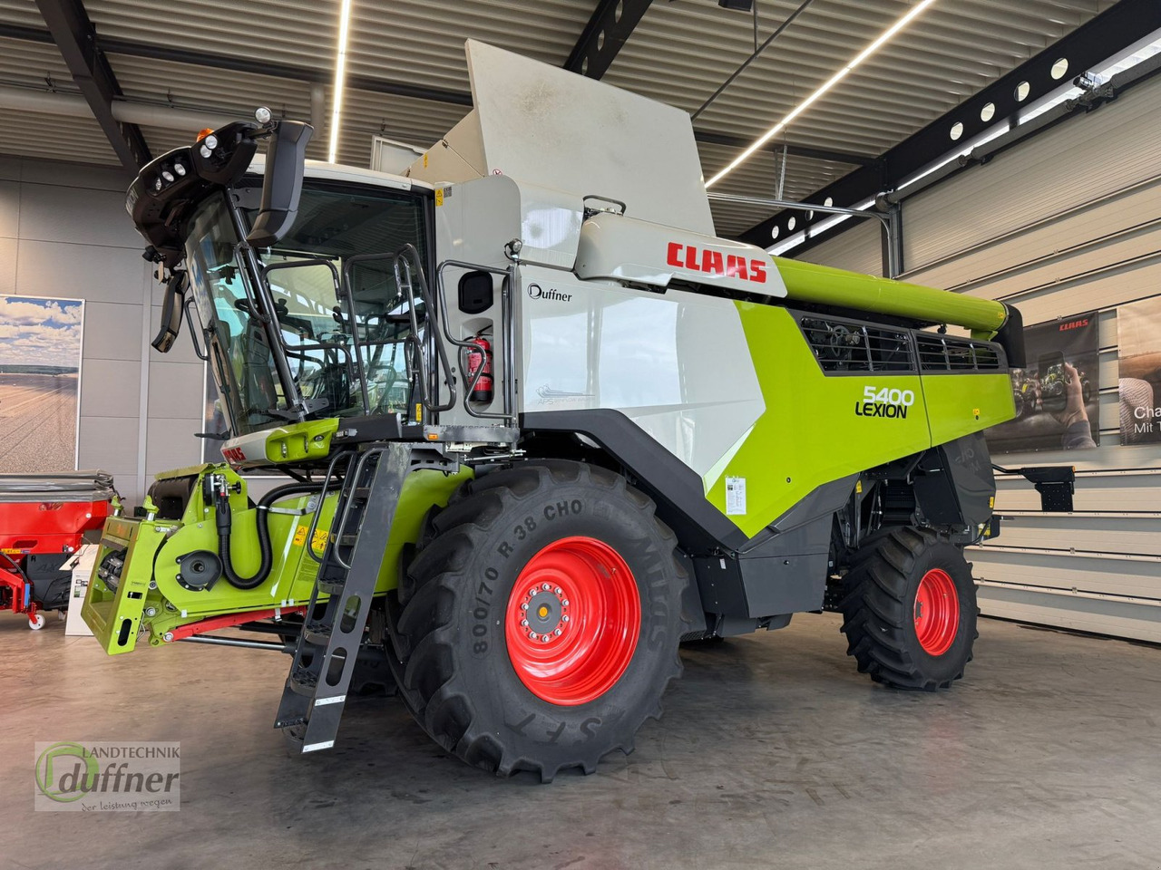 CLAAS Lexion 5400 Model C831... - حصادة شاملة: صور 1 CLAAS Lexion 5400 Model C831... - حصادة شاملة: صور 1