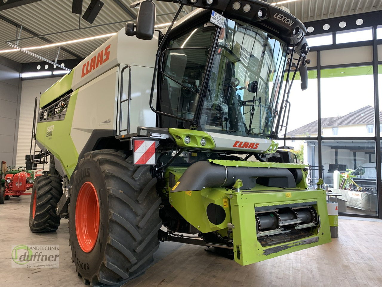 CLAAS Lexion 5400 - حصادة شاملة: صور 1 CLAAS Lexion 5400 - حصادة شاملة: صور 1