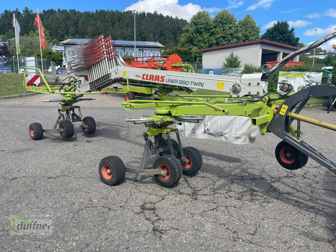 CLAAS Liner 650 Twin - لمّامَة القش: صور 1 CLAAS Liner 650 Twin - لمّامَة القش: صور 1