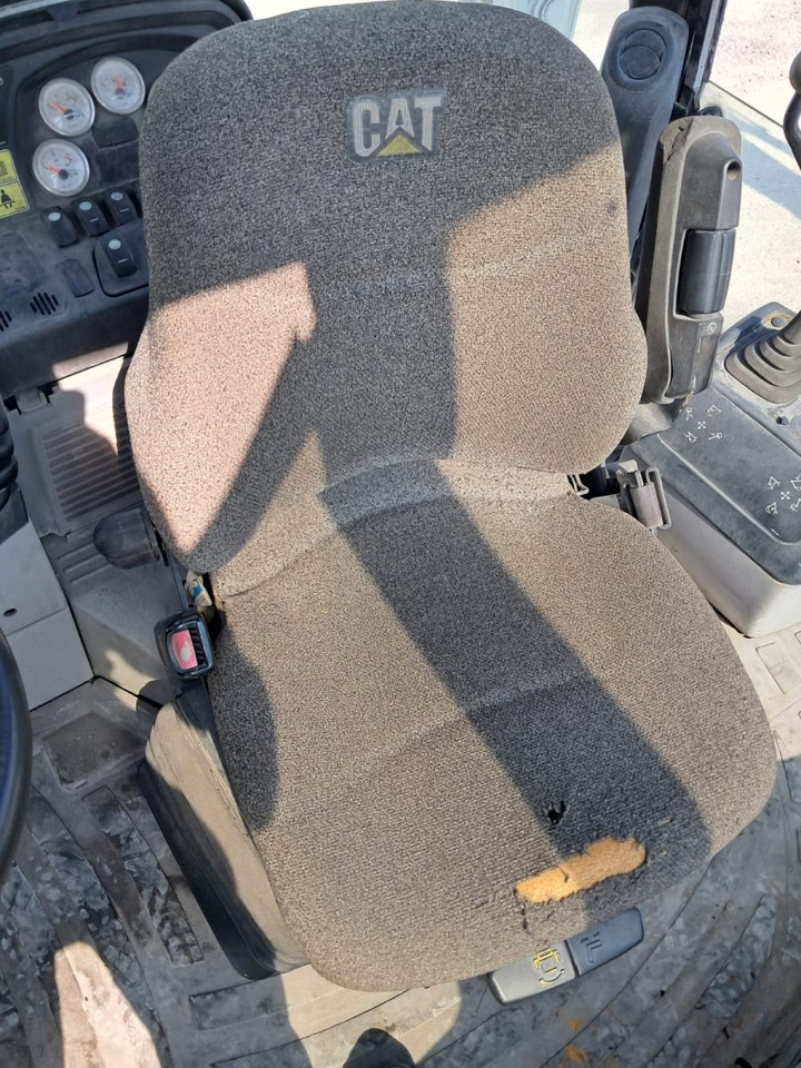 CATERPILLAR 428E - حفار متعدد الاستخدام: صور 4 CATERPILLAR 428E - حفار متعدد الاستخدام: صور 4