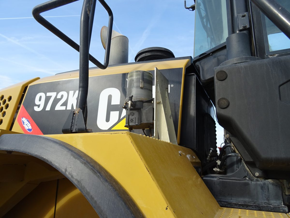 اللودر بعجل CATERPILLAR 972K: صور 16