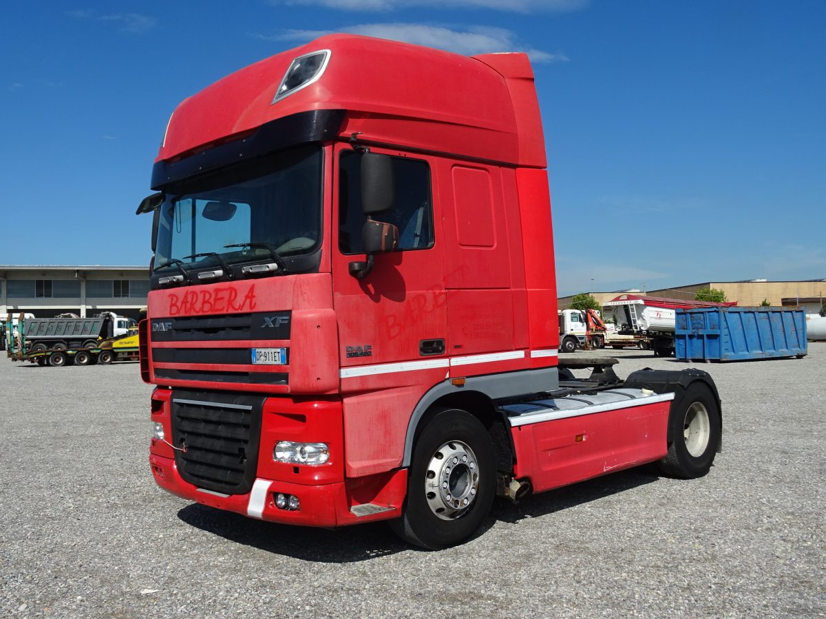 DAF XF 105.480 - شاحنة جرار: صور 1 DAF XF 105.480 - شاحنة جرار: صور 1