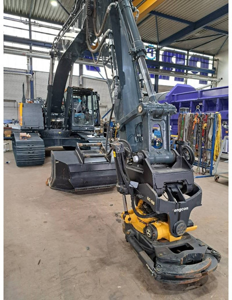 Engcon EC233, OQ80, GB29 = Rotator + Coupler + Gripper + - ملحقات - آلات البناء: صور 4 Engcon EC233, OQ80, GB29 = Rotator + Coupler + Gripper + - ملحقات - آلات البناء: صور 4