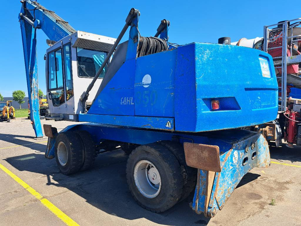 Fuchs MHL350C + generator - حفارة النقل والشحن: صور 1 Fuchs MHL350C + generator - حفارة النقل والشحن: صور 1