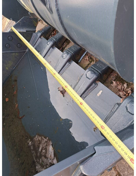 Hyundai Excavator Digging Bucket 140, 61K4-30701 - بكت - آلات البناء: صور 2 Hyundai Excavator Digging Bucket 140, 61K4-30701 - بكت - آلات البناء: صور 2