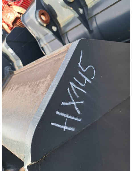 Hyundai Excavator Digging Bucket 140, 61K4-30701 - بكت - آلات البناء: صور 4 Hyundai Excavator Digging Bucket 140, 61K4-30701 - بكت - آلات البناء: صور 4