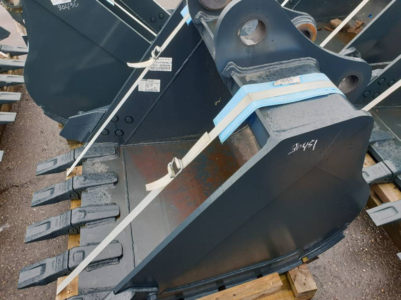 Hyundai Excavator digging bucket 140, 61K4-30501 - بكت - آلات البناء: صور 2 Hyundai Excavator digging bucket 140, 61K4-30501 - بكت - آلات البناء: صور 2