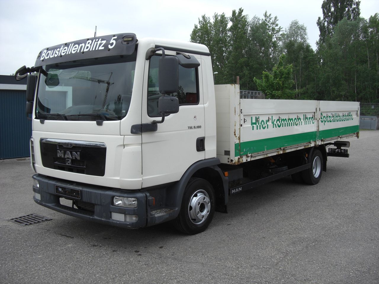 MAN 8180L Baustoffpritsche MAN 8180L Baustoffpritsche - الشاحنات الصغيرة المسطحة: صور 2 MAN 8180L Baustoffpritsche MAN 8180L Baustoffpritsche - الشاحنات الصغيرة المسطحة: صور 2