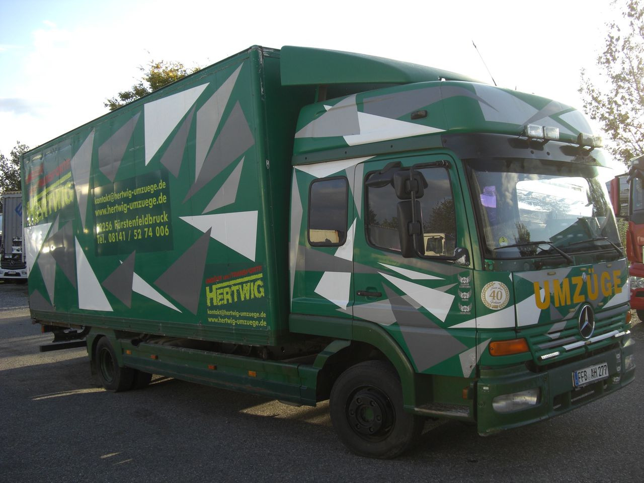 Mercedes-Benz 823L - بصندوق مغلق شاحنة: صور 2 Mercedes-Benz 823L - بصندوق مغلق شاحنة: صور 2