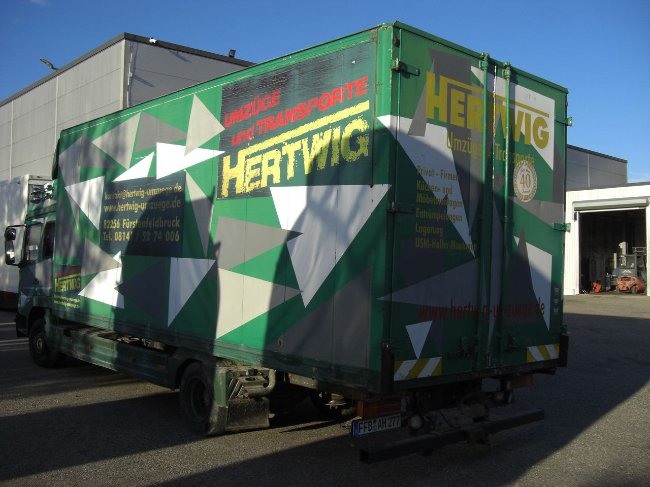 Mercedes-Benz 823L - بصندوق مغلق شاحنة: صور 4 Mercedes-Benz 823L - بصندوق مغلق شاحنة: صور 4