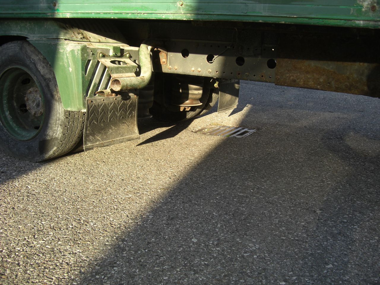 Mercedes-Benz 823L - بصندوق مغلق شاحنة: صور 5 Mercedes-Benz 823L - بصندوق مغلق شاحنة: صور 5