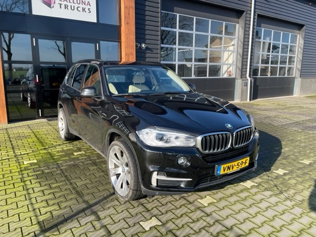 BMW X5 XDRIVE 30d - سيارة دفع رباعي: صور 1 BMW X5 XDRIVE 30d - سيارة دفع رباعي: صور 1