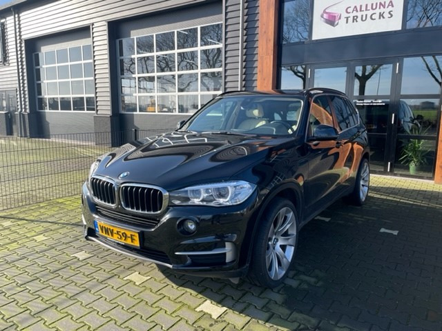 BMW X5 XDRIVE 30d - سيارة دفع رباعي: صور 2 BMW X5 XDRIVE 30d - سيارة دفع رباعي: صور 2