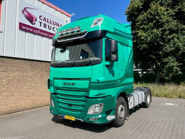 DAF XF480 FT SSC kipper en walkingfloor hydrauliek - شاحنة جرار: صور 1 DAF XF480 FT SSC kipper en walkingfloor hydrauliek - شاحنة جرار: صور 1