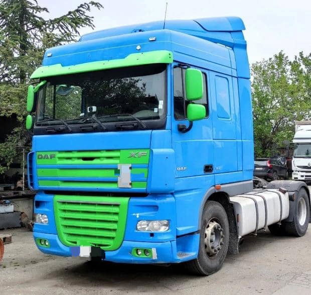 DAF XF 105.460 Tractor unit - شاحنة جرار: صور 3 DAF XF 105.460 Tractor unit - شاحنة جرار: صور 3