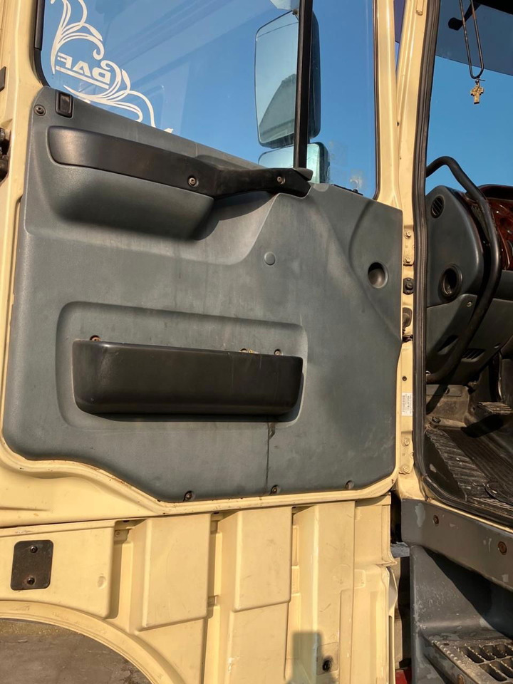 DAF XF 95 430 Platform - شاحنات مسطحة: صور 4 DAF XF 95 430 Platform - شاحنات مسطحة: صور 4