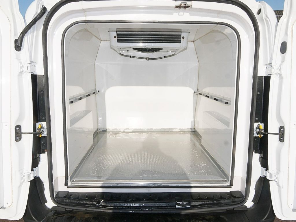 الشاحنات الصغيرة المبردة Fiat DOBLO 1.3 KUHLKASTENWAGEN RELEC FROID TR10  -20c: صور 9