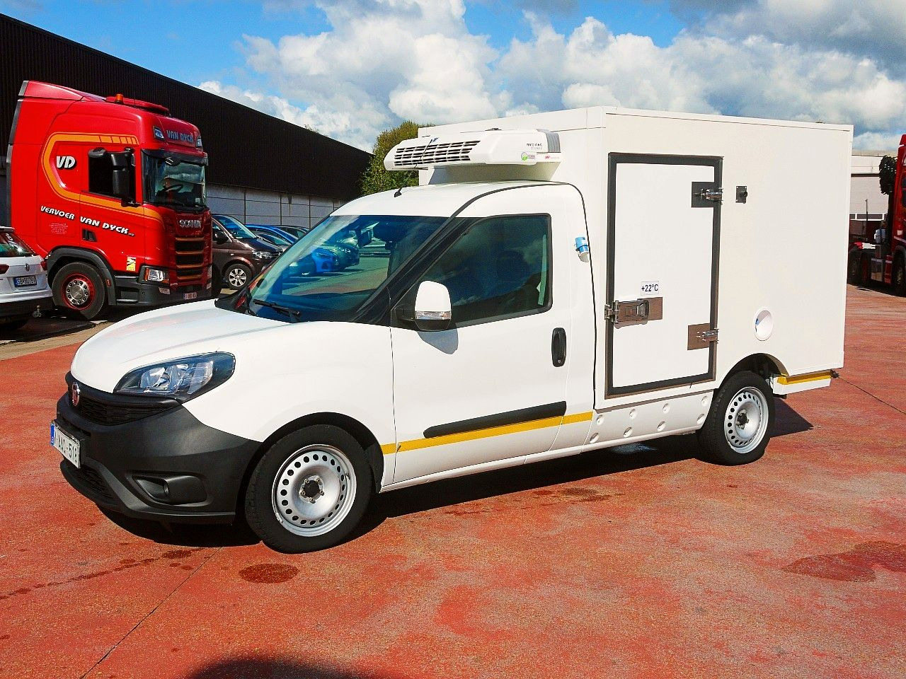 Fiat DOBLO 1.6 KUHLKOFFER THERMOKING MT A/C - الشاحنات الصغيرة المبردة: صور 4 Fiat DOBLO 1.6 KUHLKOFFER THERMOKING MT A/C - الشاحنات الصغيرة المبردة: صور 4