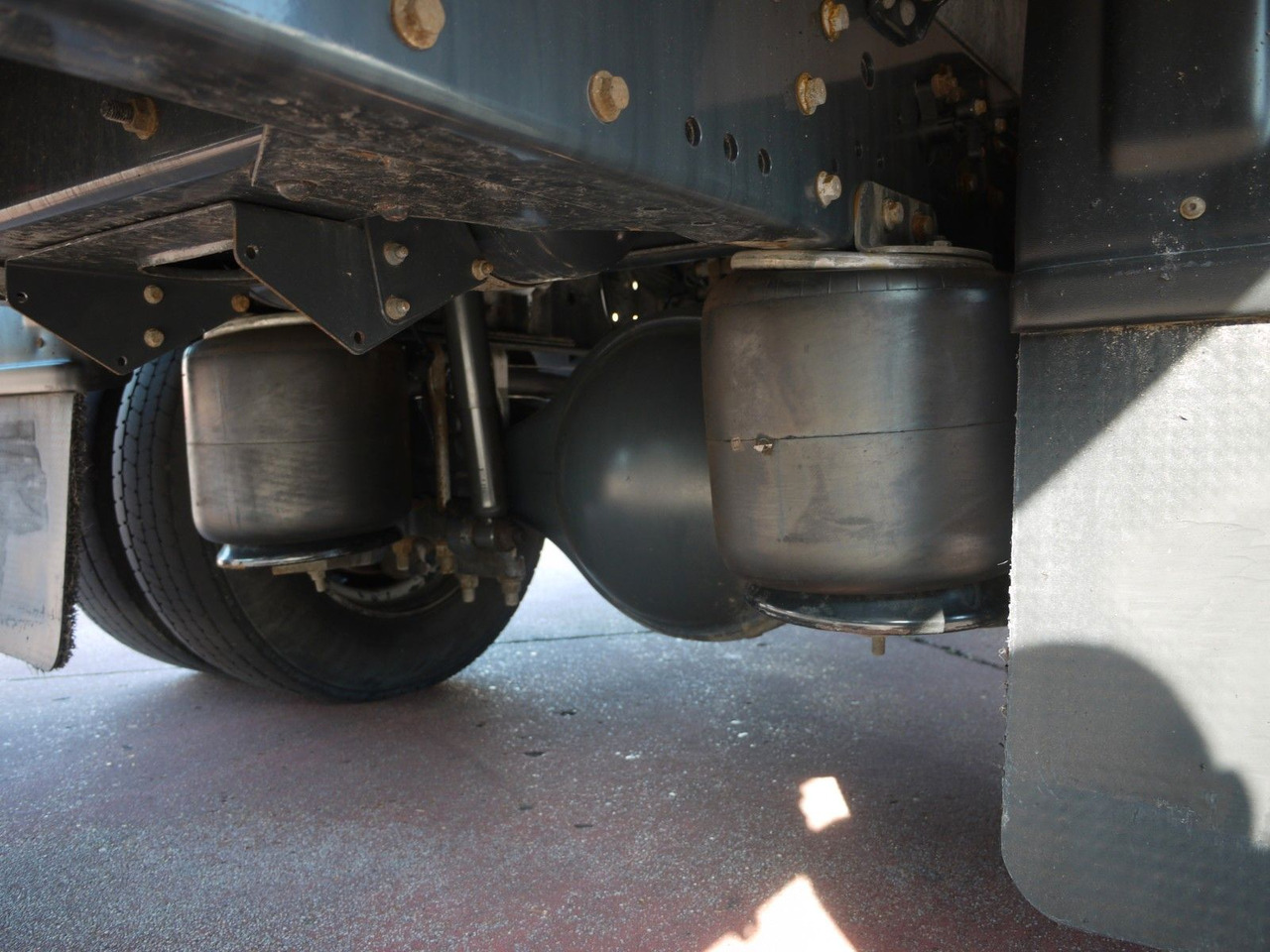مبردة شاحنة Iveco 120E18 EUROCARGO KUHLKOFFER CARRIER SUPRA 550: صور 17