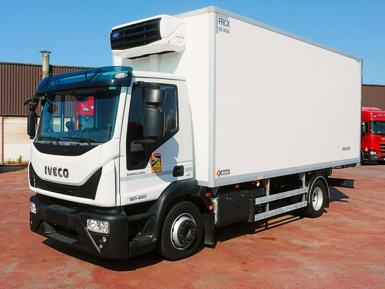 Iveco 120E28 KUHLKOFFER FLEISH BAHNEN CARRIER XARIOS - مبردة شاحنة: صور 4 Iveco 120E28 KUHLKOFFER FLEISH BAHNEN CARRIER XARIOS - مبردة شاحنة: صور 4
