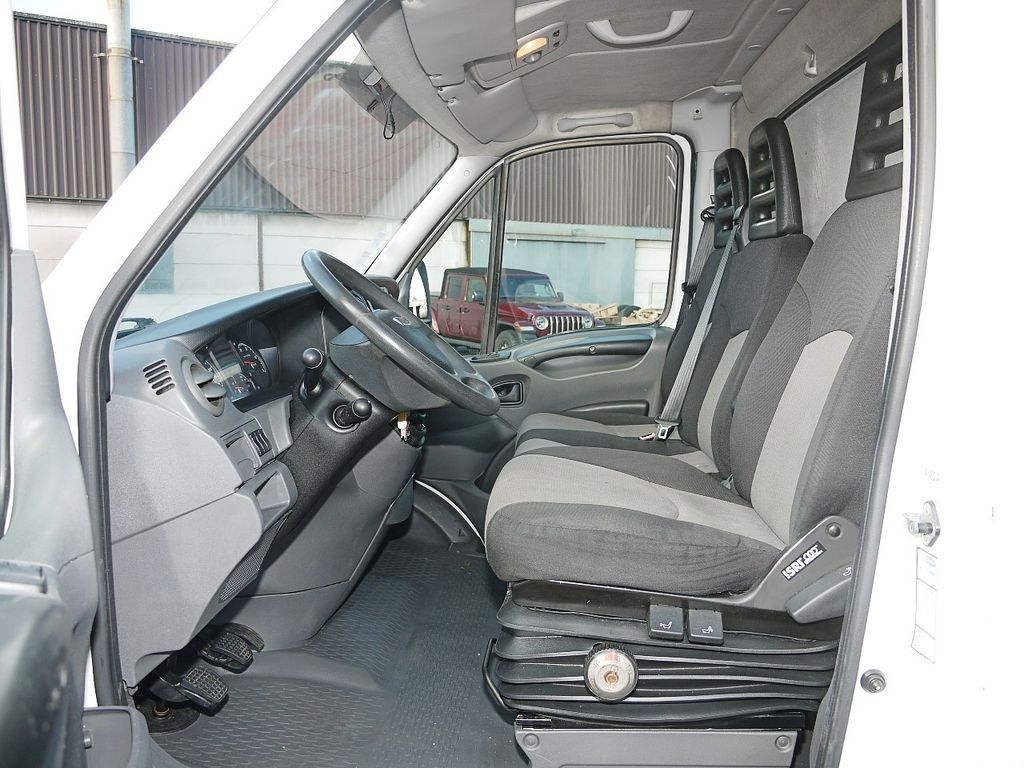 الشاحنات الصغيرة المبردة Iveco 35C13 DAILY KUHLKOFFER CARRIER XARIOS 300 -20C: صور 14