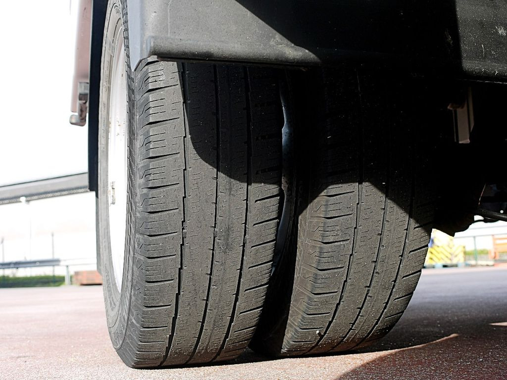 الشاحنات الصغيرة المبردة Iveco 35C13 DAILY KUHLKOFFER RELEC FROID TR32 -20C: صور 19