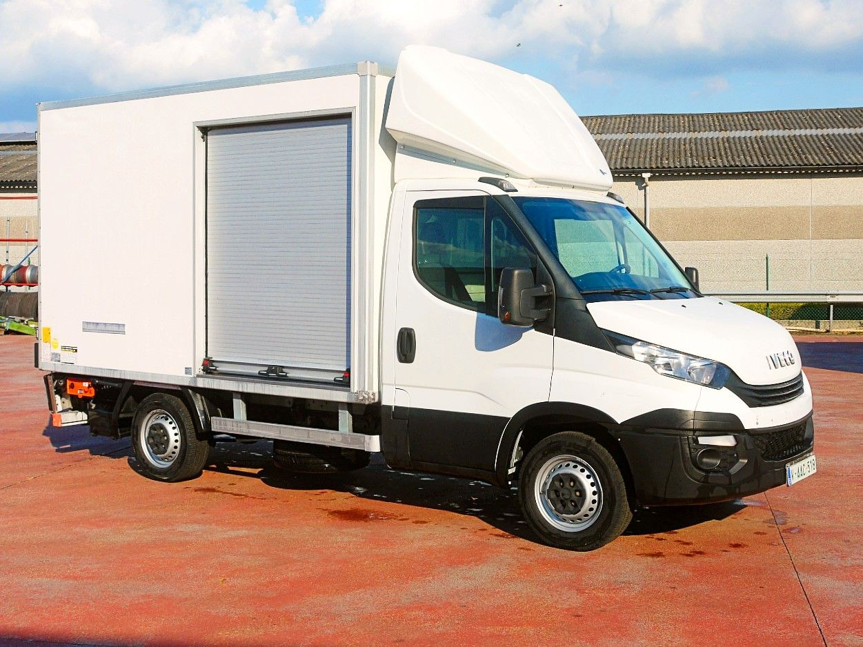 Iveco 35S14 DAILY ISOTHERMKOFFER LADEBORDWAND luft fed - الشاحنات الصغيرة المبردة: صور 2 Iveco 35S14 DAILY ISOTHERMKOFFER LADEBORDWAND luft fed - الشاحنات الصغيرة المبردة: صور 2