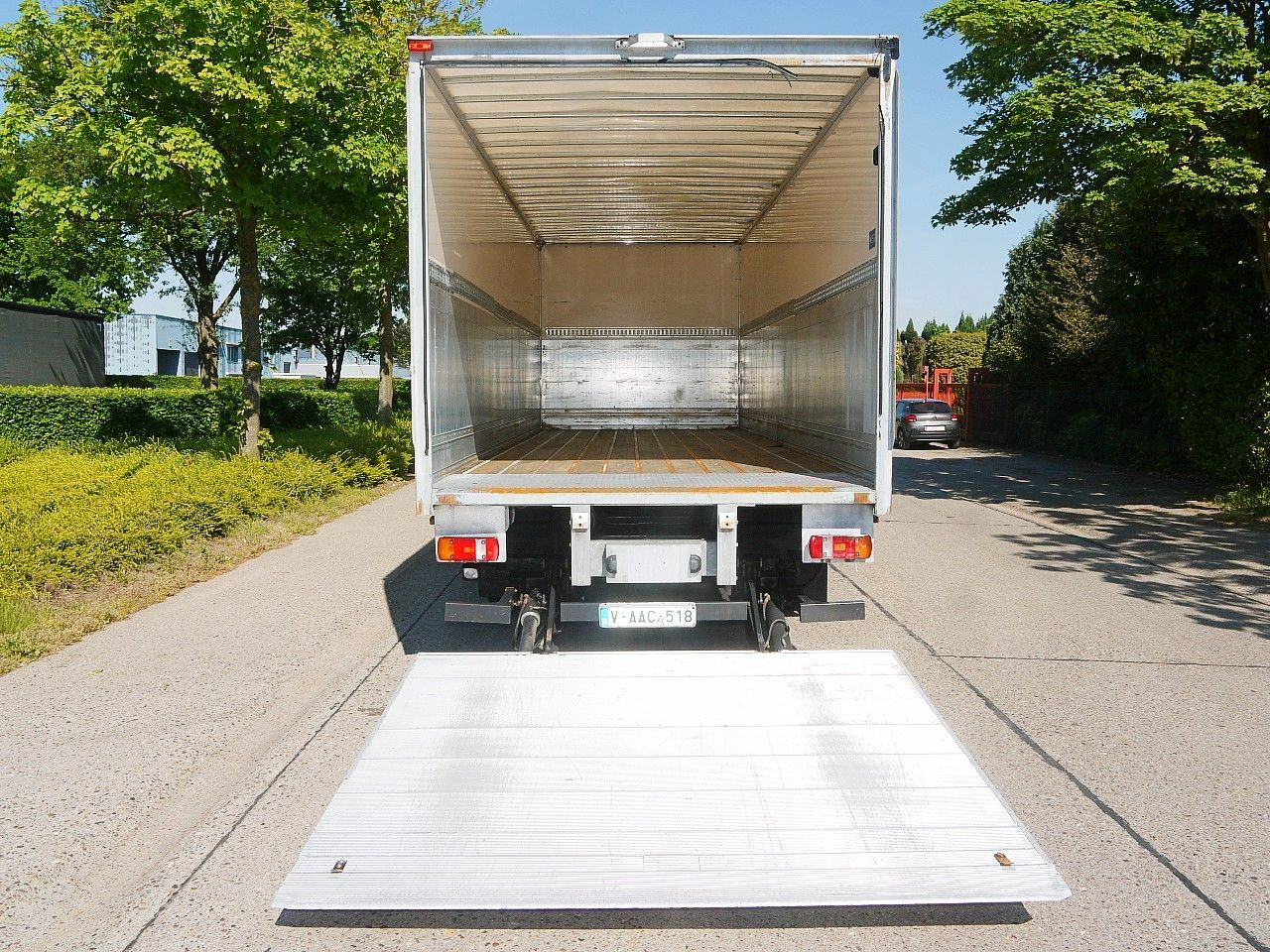 بصندوق مغلق شاحنة Mercedes-Benz 1318 ATEGO MEUBEL KOFFER LBW MANUAL  LUFTFEDERNG: صور 8
