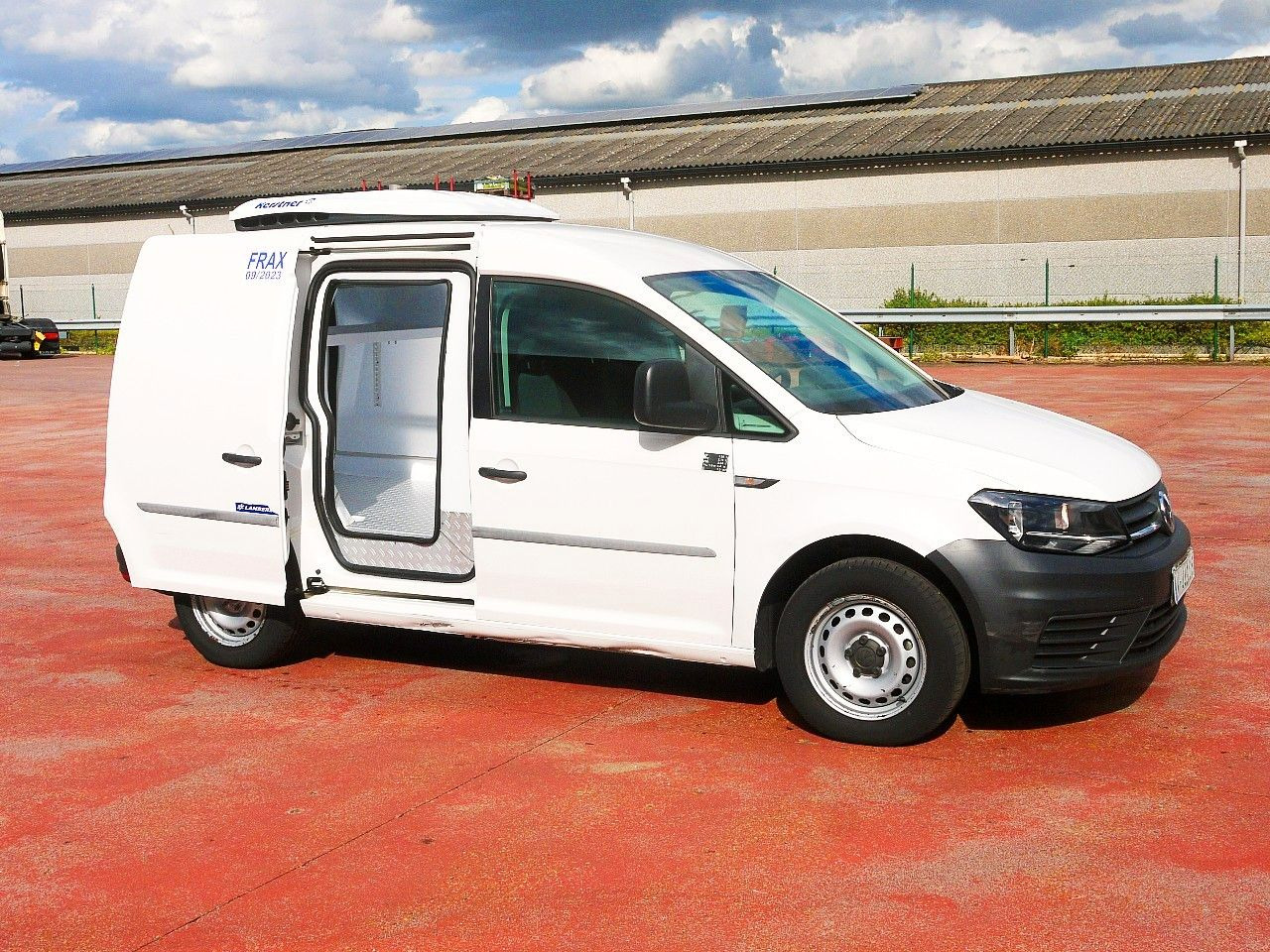 Volkswagen CADDY 2.0 KONVEKTA -2c A/C €6 - الشاحنات الصغيرة المبردة: صور 3 Volkswagen CADDY 2.0 KONVEKTA -2c A/C €6 - الشاحنات الصغيرة المبردة: صور 3