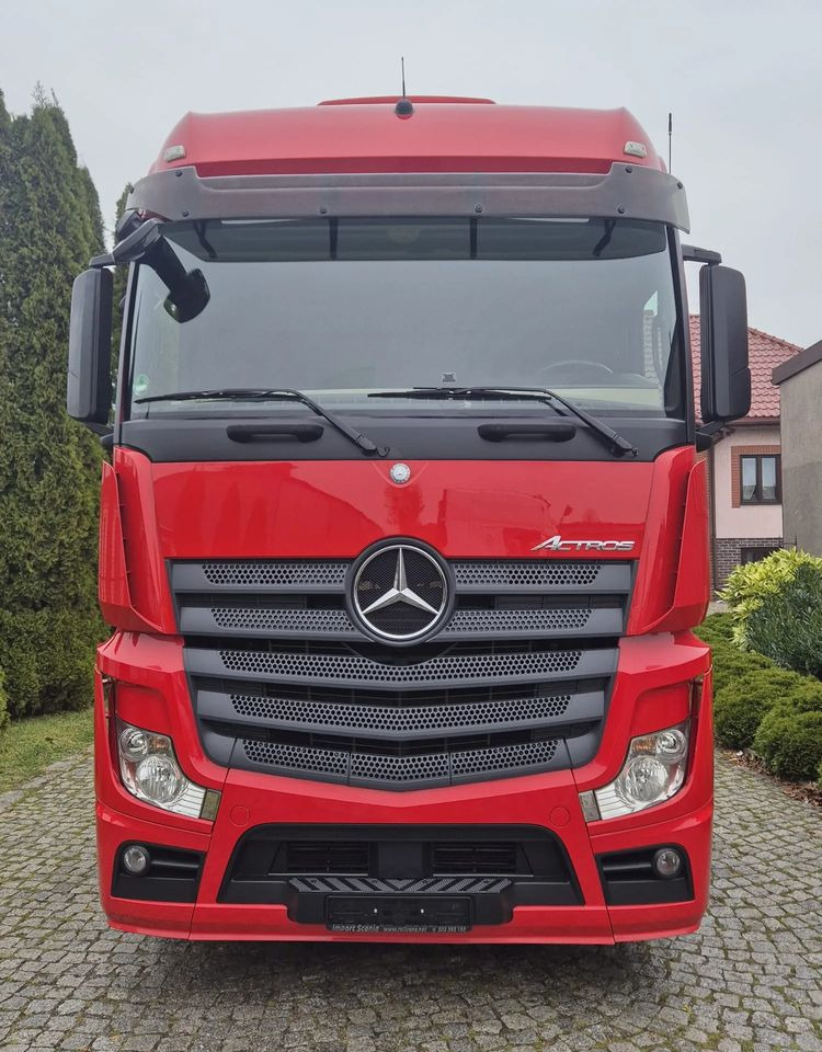 Mercedes-Benz 1845 - شاحنة جرار: صور 2 Mercedes-Benz 1845 - شاحنة جرار: صور 2