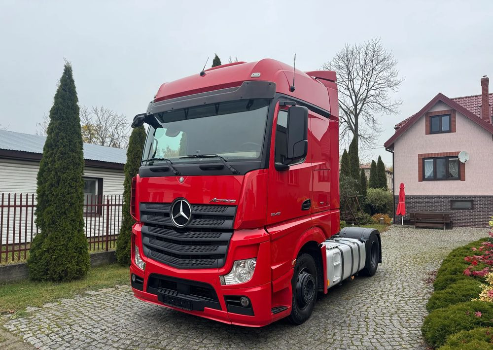 Mercedes-Benz 1845 - شاحنة جرار: صور 1 Mercedes-Benz 1845 - شاحنة جرار: صور 1