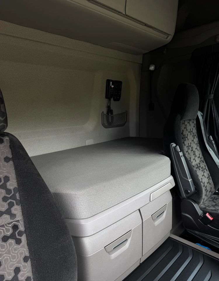 Scania R450 - شاحنة جرار: صور 4 Scania R450 - شاحنة جرار: صور 4