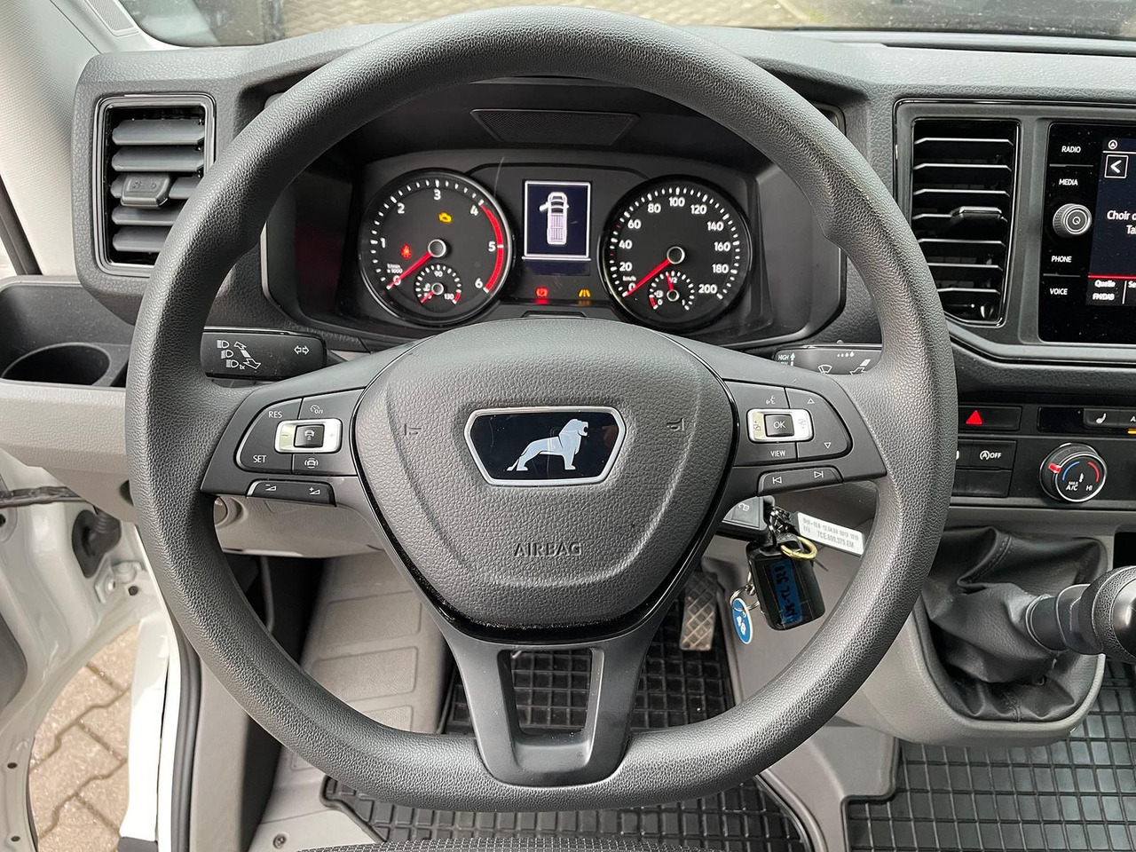 الشاحنات الصغيرة MAN TGE 3.180 L3H3 MIXTO 4x4 STANDHZ DIFF AHK ACC: صور 9 الشاحنات الصغيرة MAN TGE 3.180 L3H3 MIXTO 4x4 STANDHZ DIFF AHK ACC: صور 9