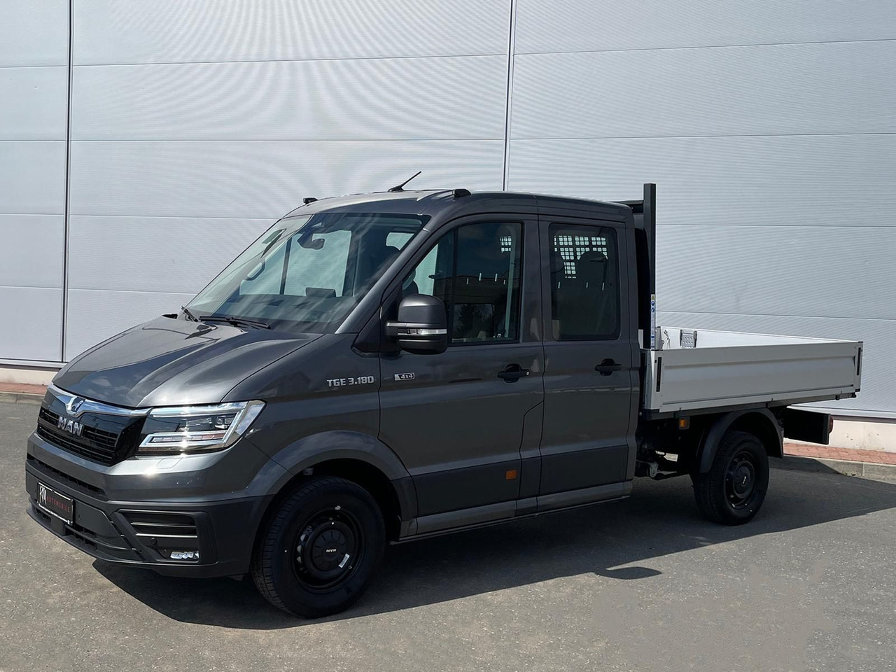 MAN TGE 3.180 Pritsche DOKA MR 4x4 ACC LED DIFF-SPER - الشاحنات الصغيرة المسطحة, الشاحنات الصغيرة كابينة مزدوجة: صور 1 MAN TGE 3.180 Pritsche DOKA MR 4x4 ACC LED DIFF-SPER - الشاحنات الصغيرة المسطحة, الشاحنات الصغيرة كابينة مزدوجة: صور 1