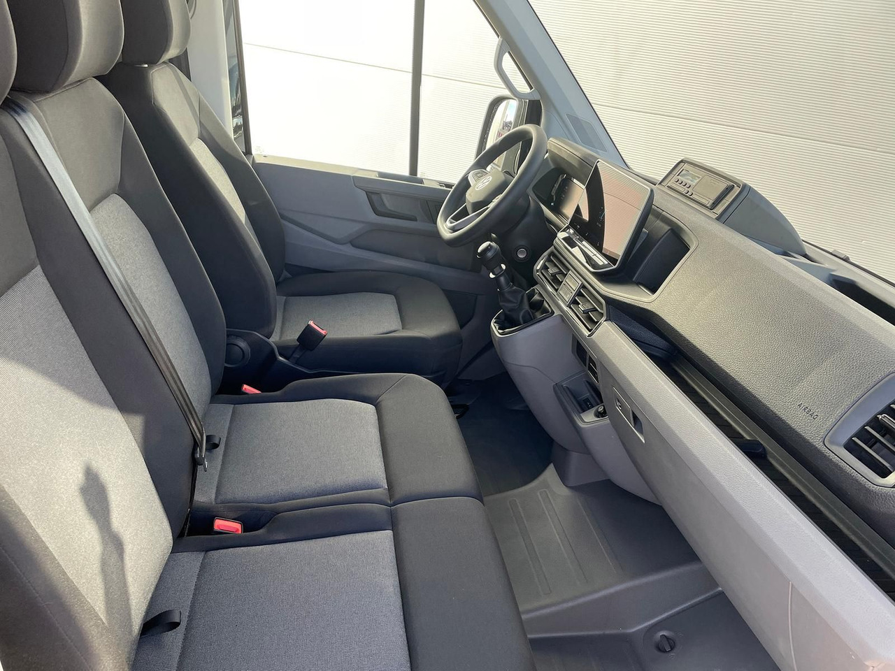 ميكروباص Volkswagen Crafter Kasten 35 L4H3 NAV SITZHZ AHK DAB KAMERA: صور 17