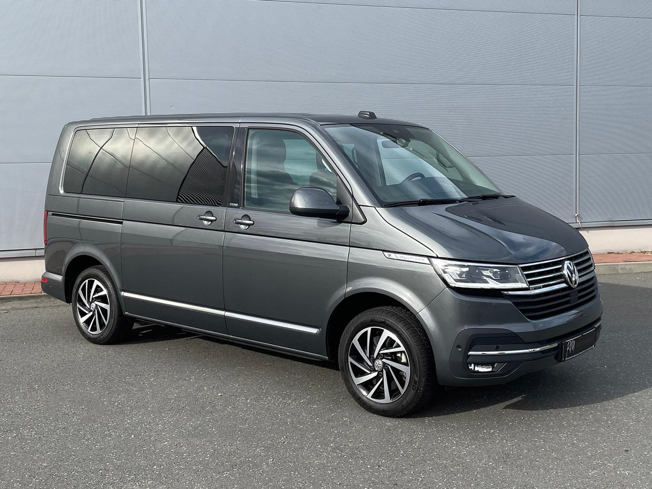 Volkswagen T6.1 Multivan Comfortline 4M ACC KAMERA SITZHZ - حافلة صغيرة, ميكروباص: صور 2 Volkswagen T6.1 Multivan Comfortline 4M ACC KAMERA SITZHZ - حافلة صغيرة, ميكروباص: صور 2