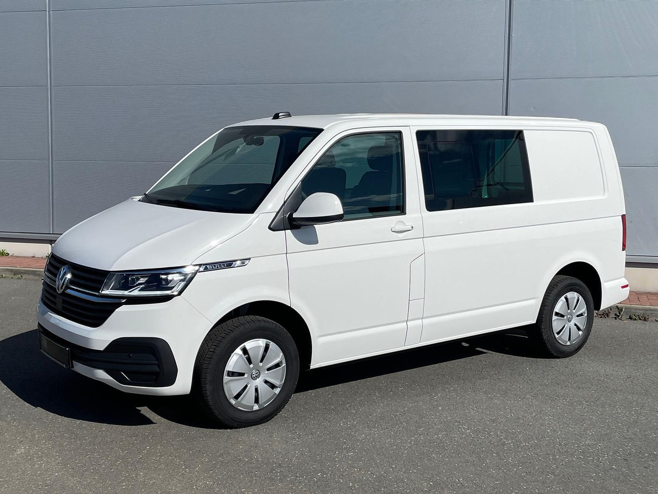 Volkswagen T6.1 Transporter Kasten 4M ACC PDC KAMERA STANDH - ميكروباص: صور 1 Volkswagen T6.1 Transporter Kasten 4M ACC PDC KAMERA STANDH - ميكروباص: صور 1