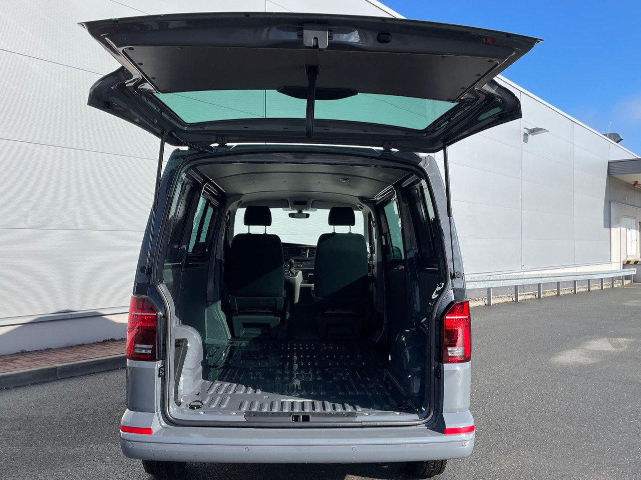 فان Volkswagen T6.1 Transporter Kasten 4M ACC PDC KAMERA STANDH: صور 9