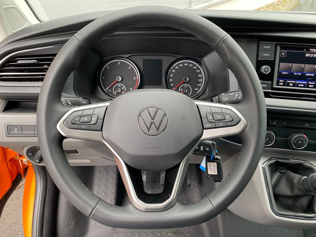 فان Volkswagen T6.1 Transporter Kasten lang LED PDC KLIMA SITZH: صور 13