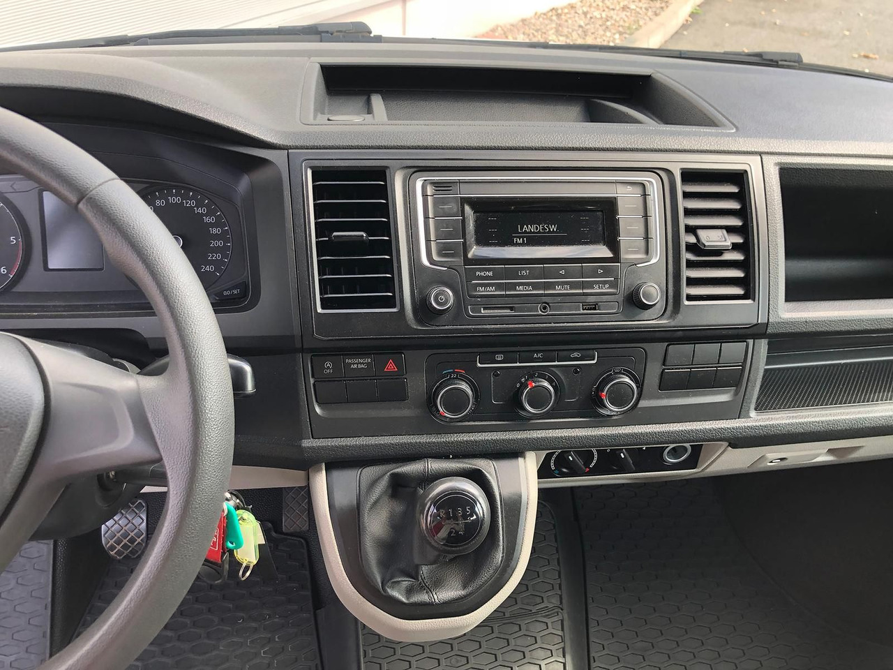 حافلة صغيرة, ميكروباص Volkswagen T6 Transporter 2.0 TDI Kombi lang 9-SITZE TEMP: صور 26