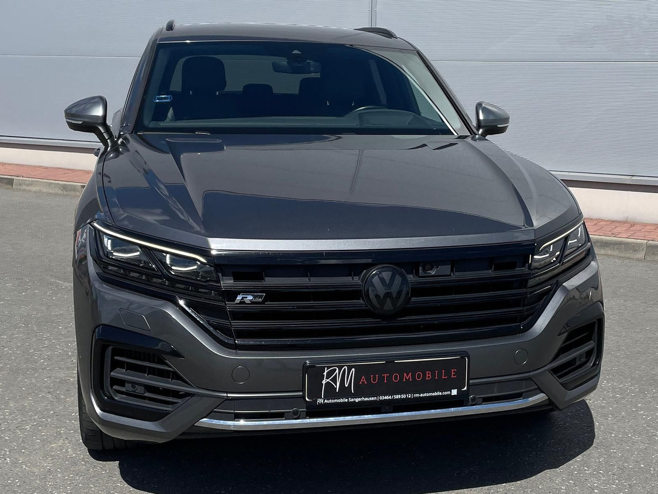 Volkswagen Touareg 4.0 V8 TDI One Million 4M LEDER AHK ACC - سيارة دفع رباعي: صور 3 Volkswagen Touareg 4.0 V8 TDI One Million 4M LEDER AHK ACC - سيارة دفع رباعي: صور 3
